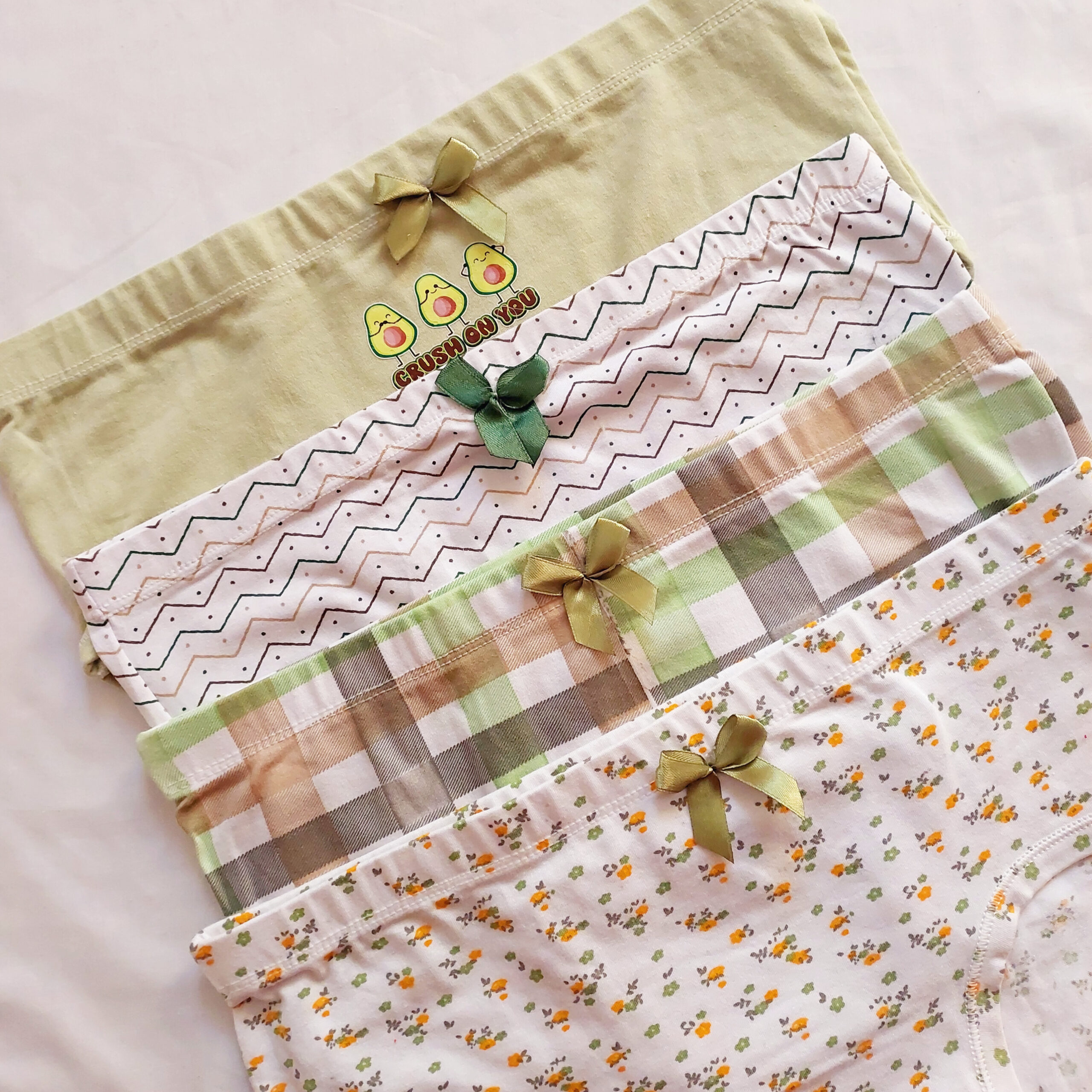 صفحه اصلی 21 شورت فانتزی عروسکی 6